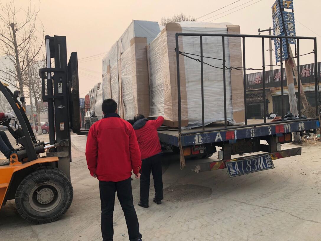 保定洗衣廠(chǎng)洗衣房設(shè)備昨日送貨完畢